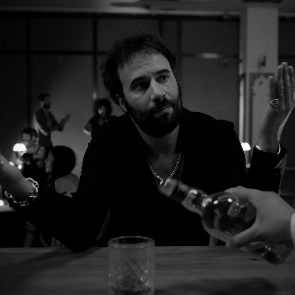El Canijo de Jerez durante el rodaje del videoclip "El amor hay que regarlo todos los días", producido por Colirio Films en Jerez de la Frontera.